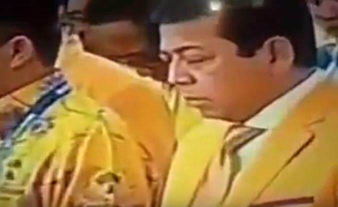 Memalukan, Beredar Video Setya Novanto Nyaris Jatuh Tertidur di Munaslub Golkar