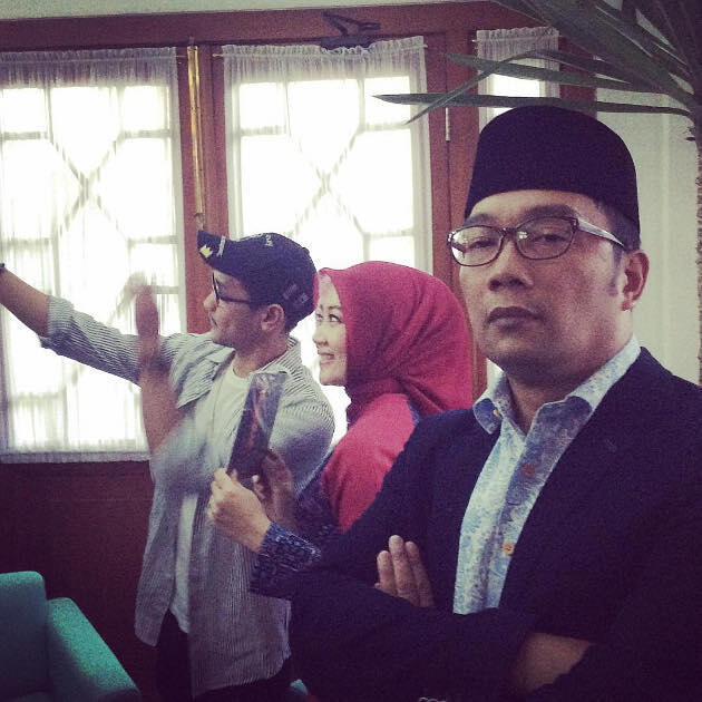 Kebalikan Ahok, Ridwan Kamil yang Keki Istri Sibuk Selfie Bareng Afgan 