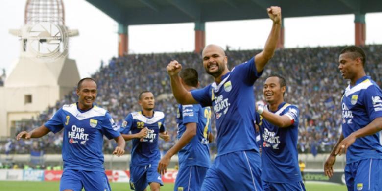 Sergio Van Dijk Segera Berbaju Persib