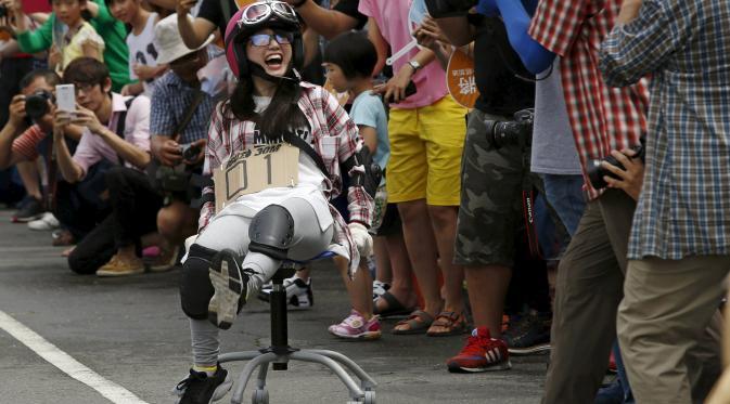 Lucunya balapan dengan kursi kantor di Taiwan