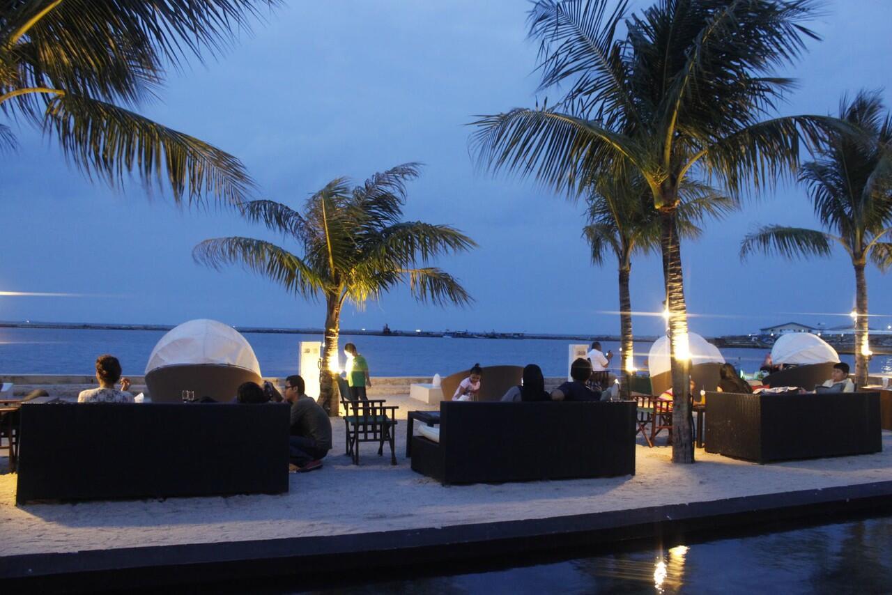 Tempat Makan Super Romantis - JOMBLO JANGAN MASUK, Nanti Pada Baper!