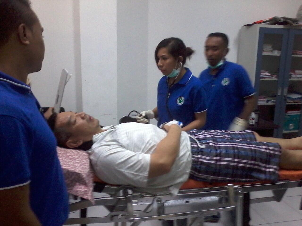 Lucu gan ! (Pura pura) Kena serangan Jantung, tersangka korupsi batal di tahan 