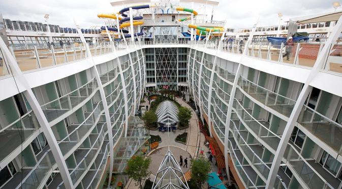 Harmony of the seas. Kapal pesiar terbesar di dunia, lebih tinggi dari menara Eiffel