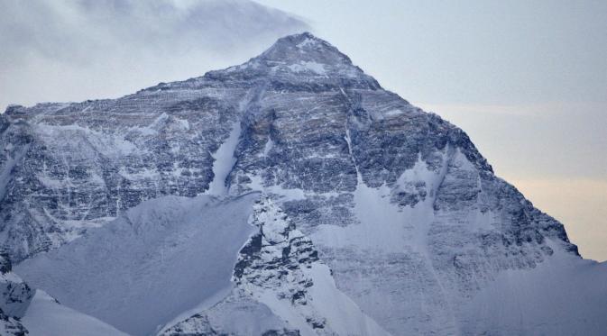 Gunung Everest ternyata bukan puncak tertinggi di dunia?
