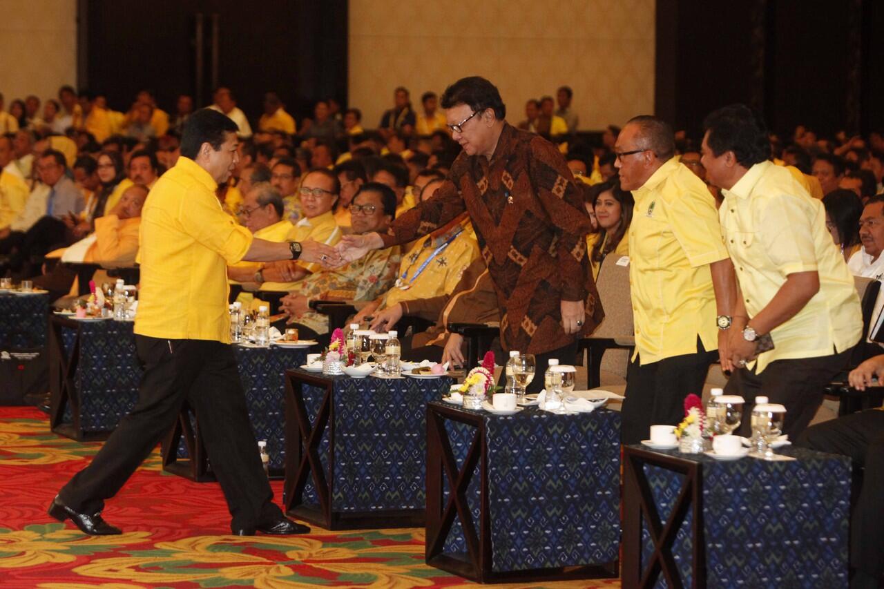 Aburizal Pastikan Tak Ada Matahari Kembar di Partai Golkar