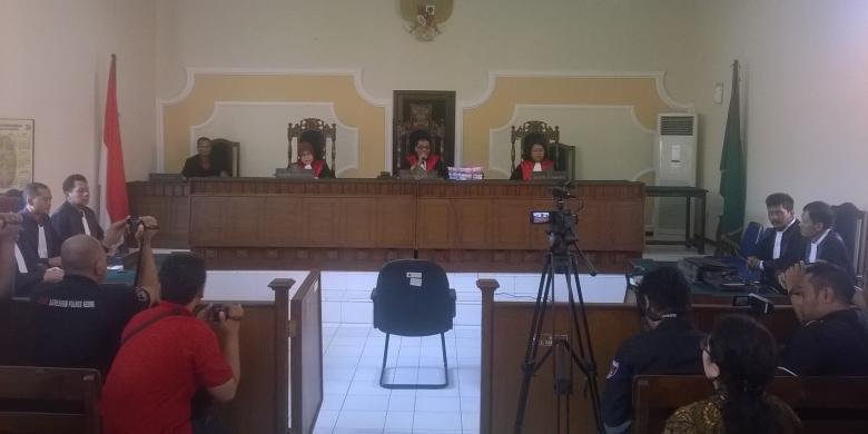 Baru 10 Menit, Sidang Kasus Pengusaha Cabul di Kediri Diskors