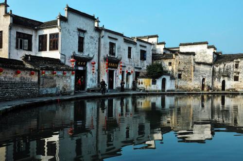 Pemandangan Eksotis di Puncak Kahyangan Gunung Huangshan Cina