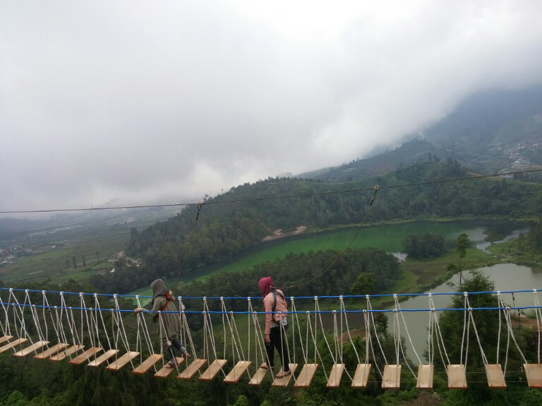 Destinasi Wisata Baru Dieng &quot;Jembatan Merah Putih&quot;