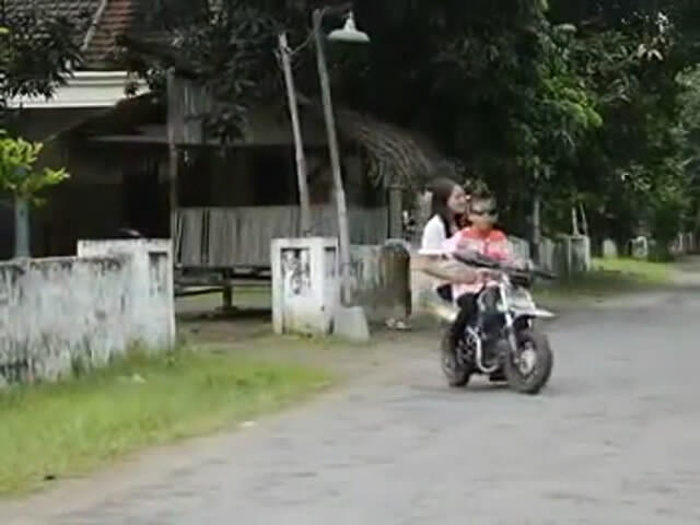 &#91;MIRIS or NGAKAK&#93; Ariel Mahesa, Model Video Klip &quot;Tembang Tresno&quot;
