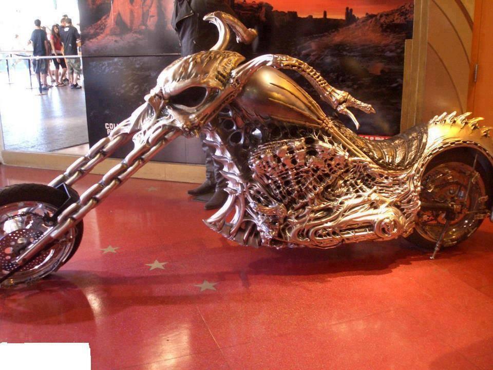 MOTOR MODIF TERINSPIRASI DARI FILM DUNIA !