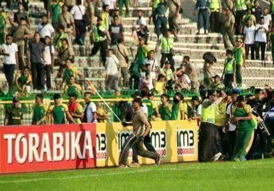 Kronologi Kerusuhan di Stadion Tridharma Gresik