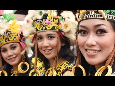 13 Tarian Adat Kalimantan