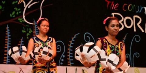 13 Tarian Adat Kalimantan