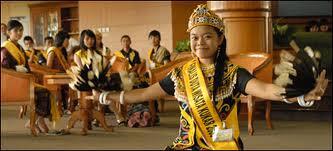 13 Tarian Adat Kalimantan
