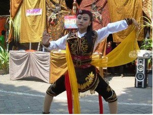 13 Tarian Adat Kalimantan