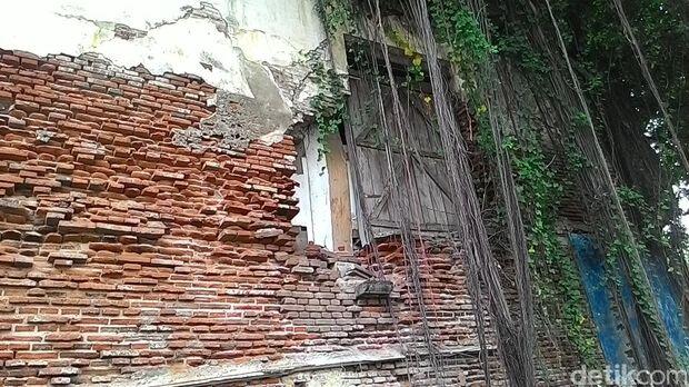 Cerita Warga Tentang Sosok Noni Belanda di Kasteel Batavia
