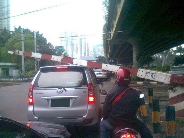 Tipe-tipe Pengendara Mobil Tapi Bermental Rider