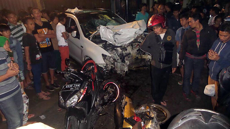Tipe-tipe Pengendara Mobil Tapi Bermental Rider
