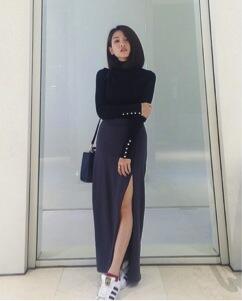 Cewek Suka Pakai Baju Hitam Itu … (+Penampakan)