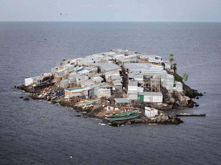 NI GAN 8 PULAU KECIL DARI BELAHAN DUNIA YANG PADAT PENDUDUKNYA
