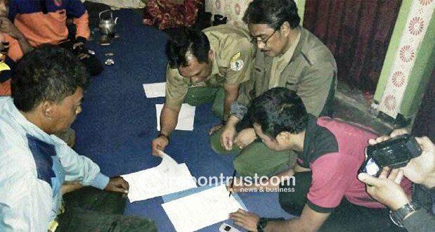Serahterima Dua Pendaki dari BPBD Lumajang ke Keluarga Berlangsung Haru