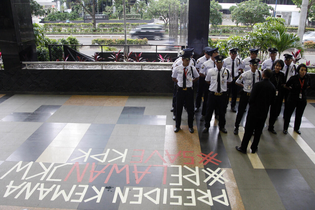Suka Duka Penjaga KPK