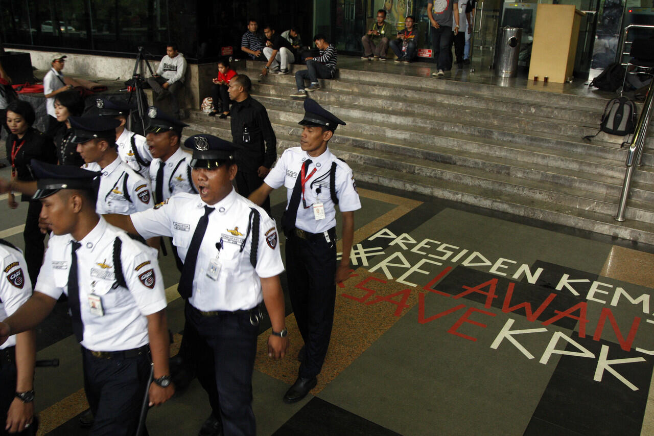 Suka Duka Penjaga KPK