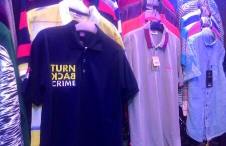 Kaus Turn Back Crime Mirip Fenomena Pakaian ala Militer