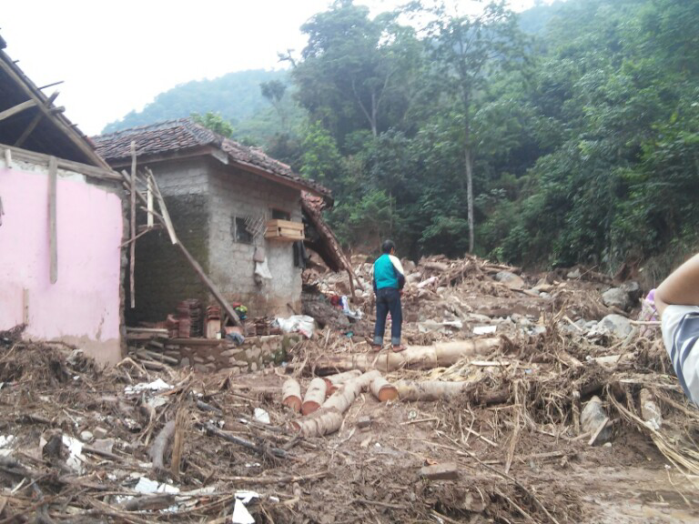 Kaskus Regional Peduli #PrayForCihideung Desa Sukakerti, Kecamatan Cisalak, Subang