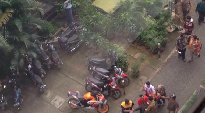 Belasan Pegawai di Perkantoran Thamrin Jakarta Kesurupan