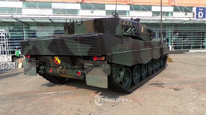 50 Puluh Tank Leopard Pesanan TNI AD Tiba di Indonesia