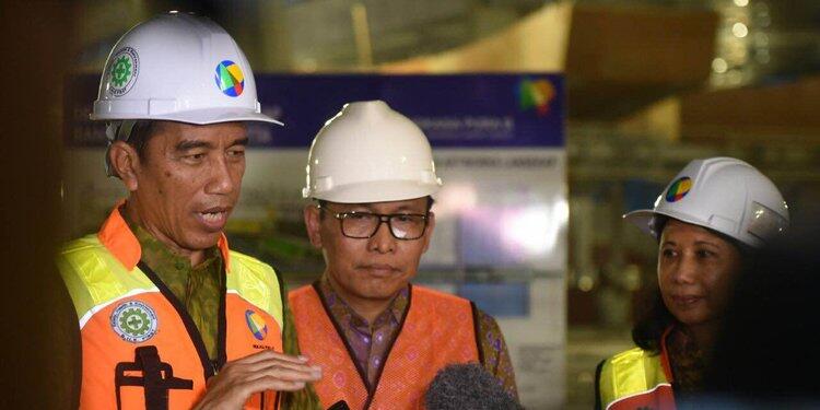 Fakta di balik rencana Jokowi bangun kereta sedang Jakarta-Surabaya