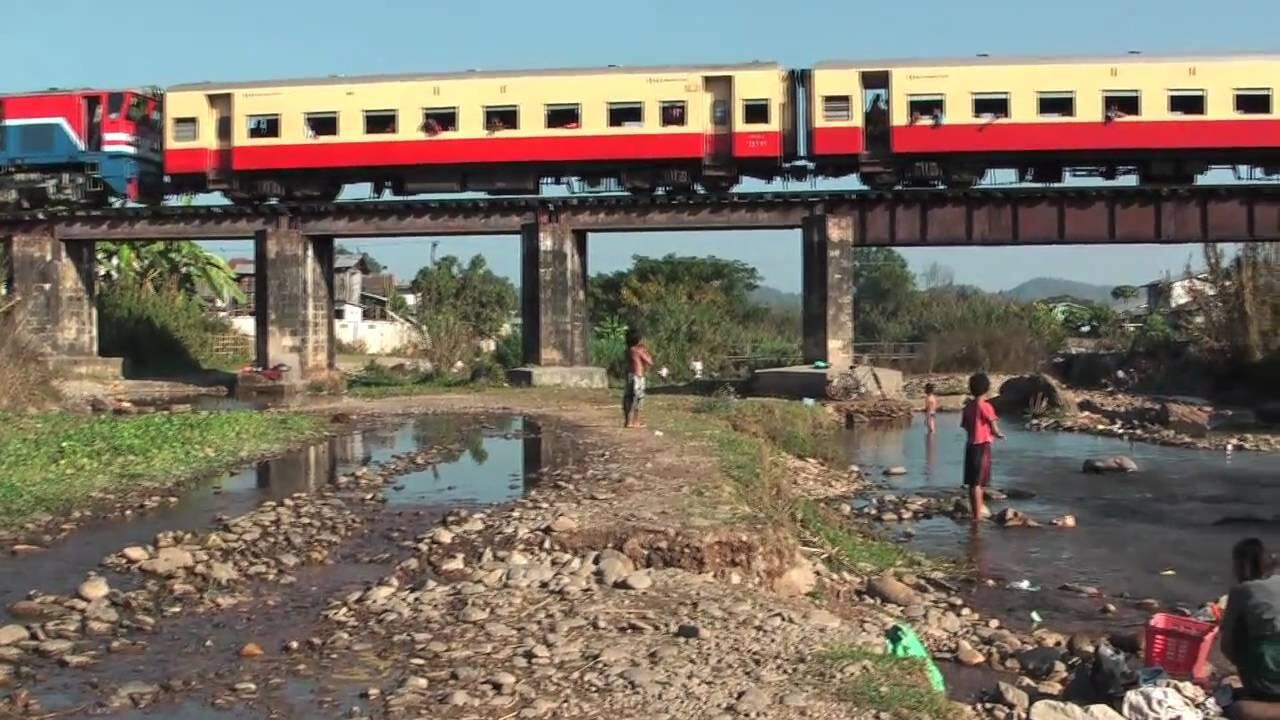 Desain dan interior kereta api di asia tenggara