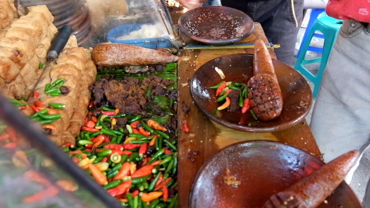 Busyet! Kuliner Tahu Gejrot Bang Jack Pedasnya Selangit - Jakarta Street Food
