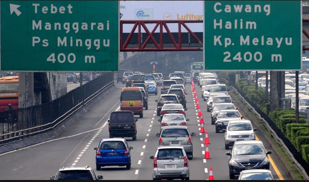 Tol Bekasi-Jakarta Macet Parah, Kecepatan 10 Km/jam