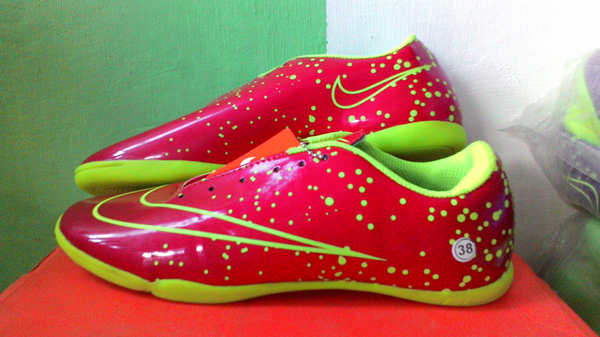 Sepatu Futsal Nike Mercurial Murah Gan!