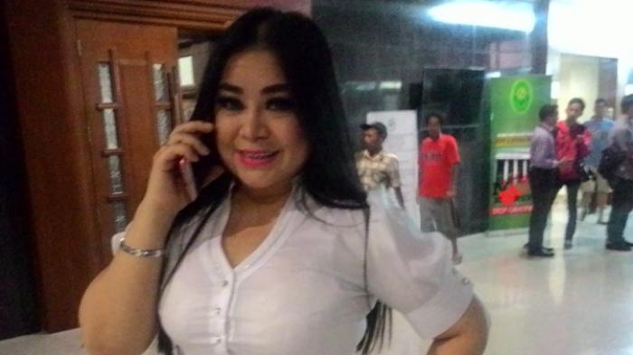 Annisa Bahar Keluarkan Goyang Paku Bumi