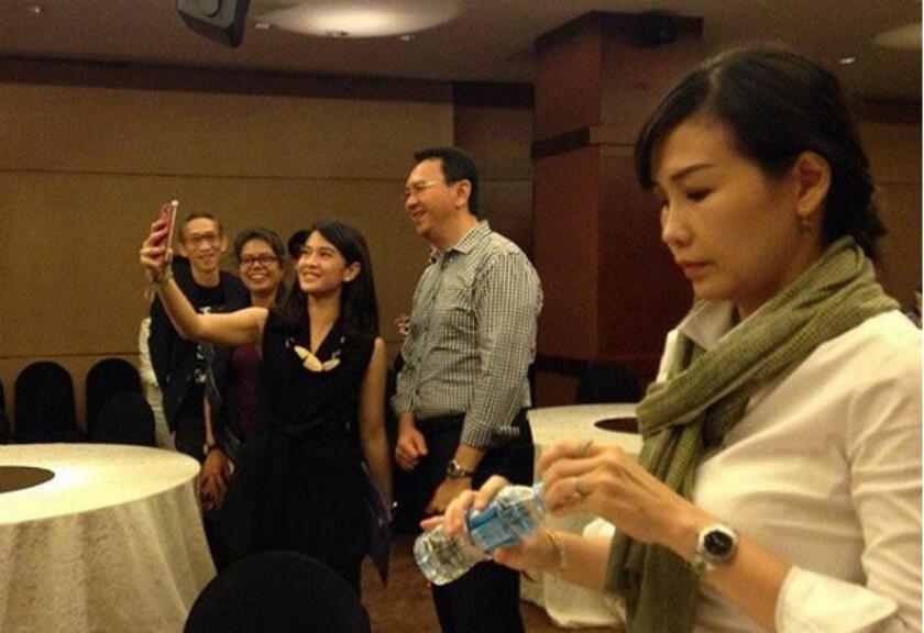 Istri Sewot, Ahok 'Disemprot' Gara-gara Foto Bareng Dian Sastro
