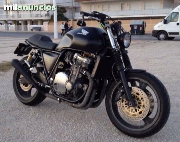 Terjual honda CB 400 cafe racer scrambler bratstyle bobber 