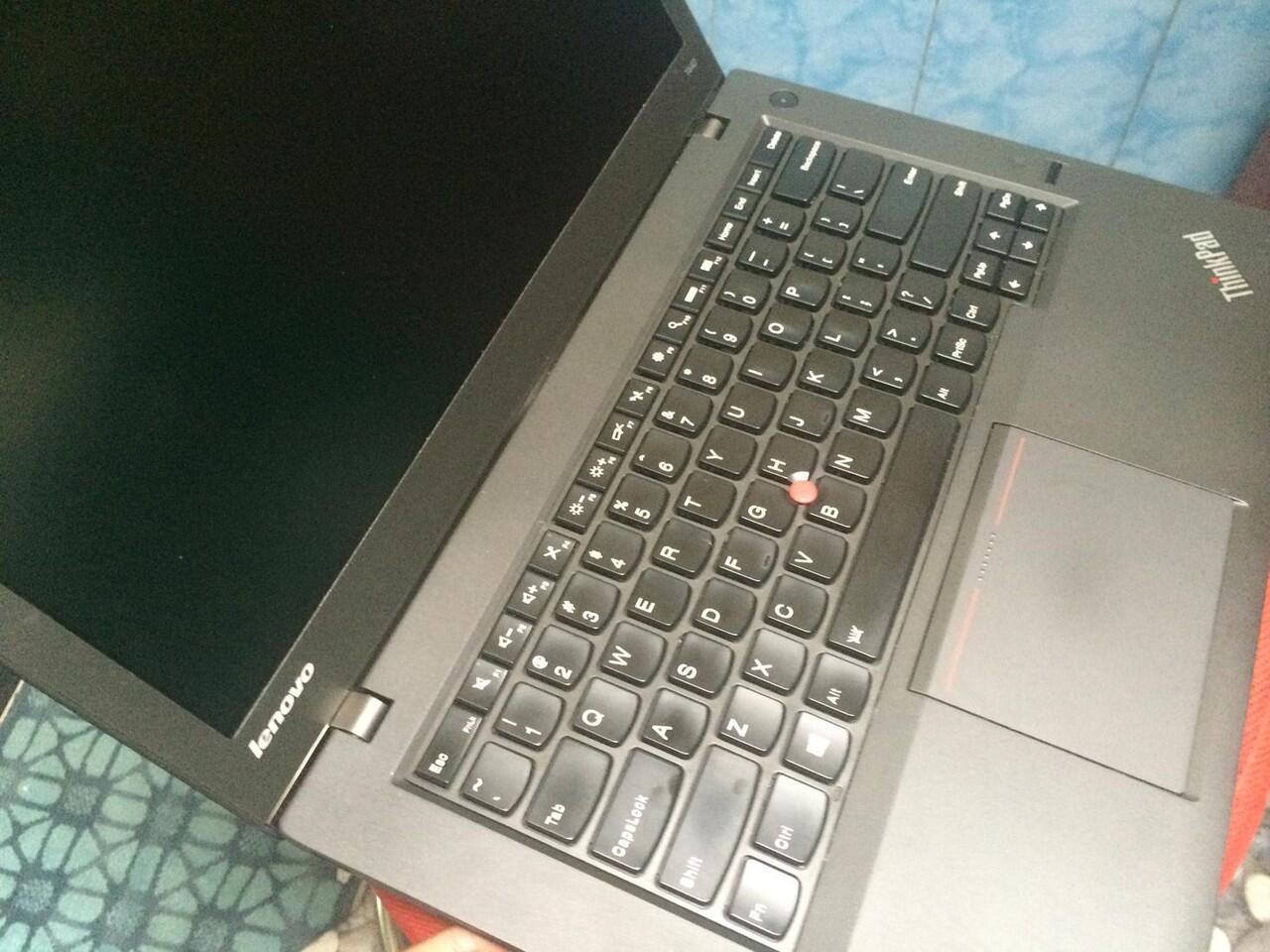 Jual DIJUAL LENOVO THINKPAD T440 i5 4300U 1.9GHZ4GB RAM 