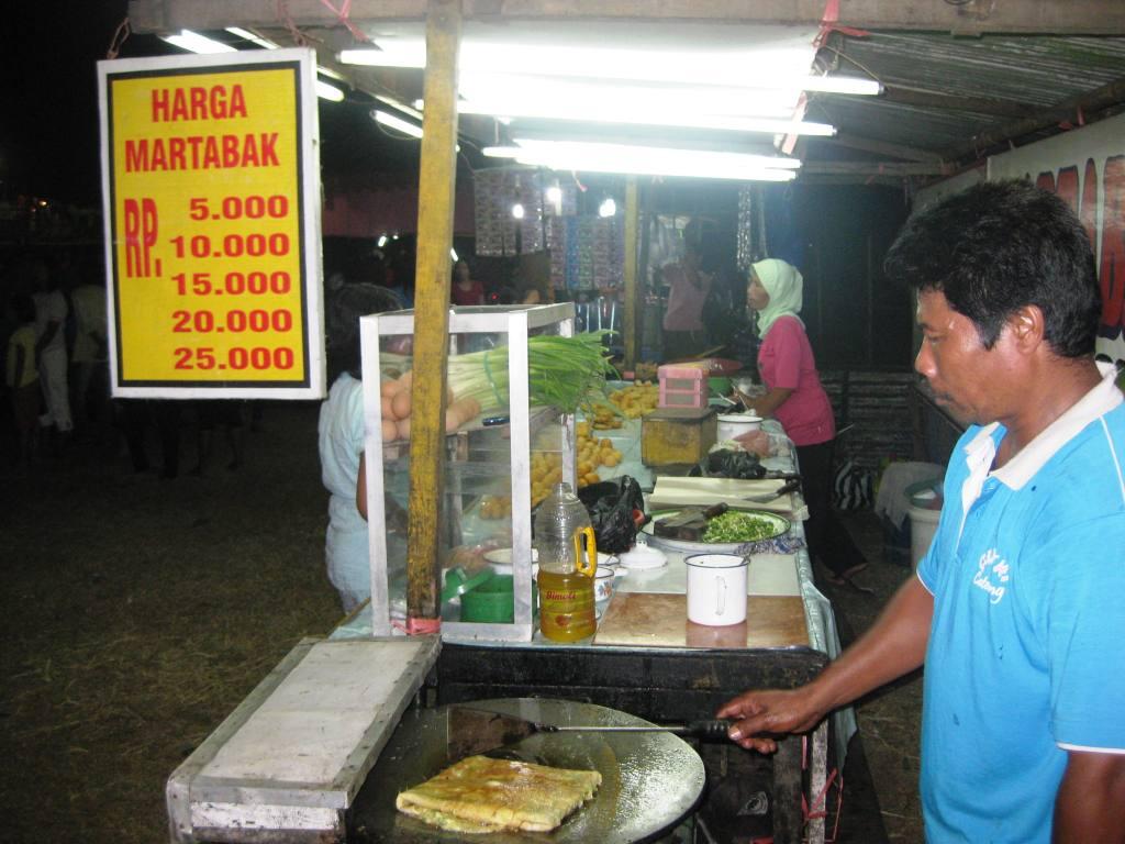 Misteri Kenapa Martabak Selalu Jadi &quot;Sesajen&quot; Untuk Calon Mertua Saat Ngapel Pacar