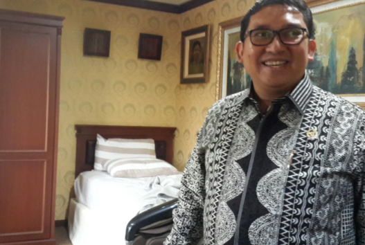 Fadli Zon memiliki Kasur dan Kursi Pijat di Ruang Kerja DPR, Untuk Apa?