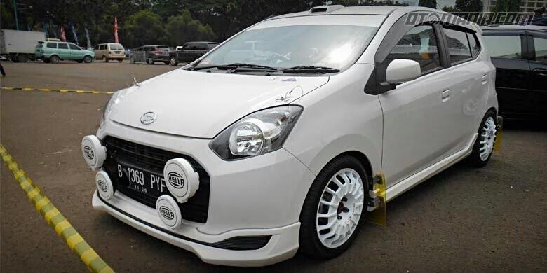 Hilangkan Kesan Murah Ayla dengan Tampilan Reli