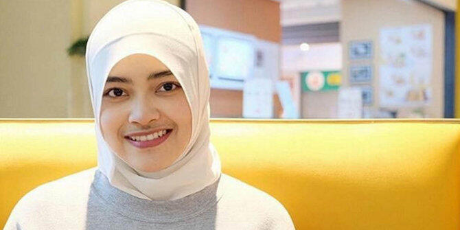 Wanita cantik berhijab 'colek' Kang Emil biar cepat dapat jodoh