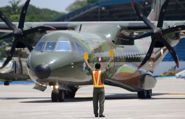 Ternyata eh ternyata gan, vietnam mau beli pesawat CN-295 buatan indonesia gan!!!