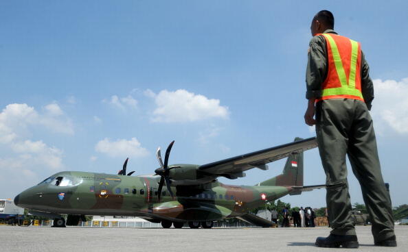 Ternyata eh ternyata gan, vietnam mau beli pesawat CN-295 buatan indonesia gan!!!