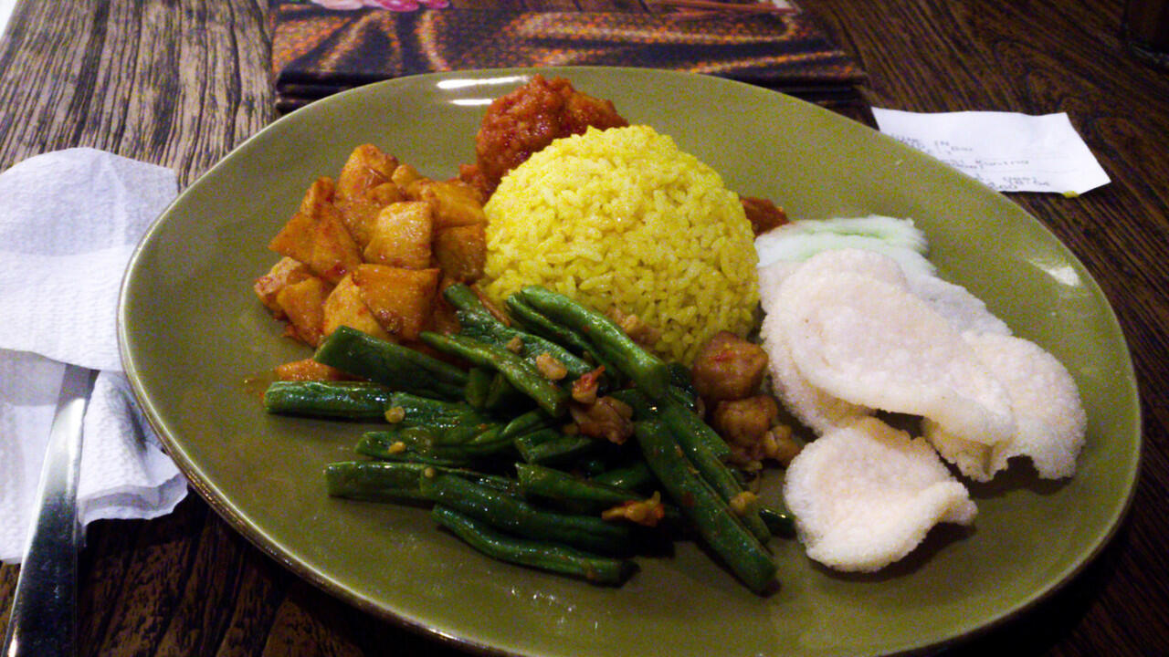 6 Nasi Kuning di Jakarta Paling Nikmat yang Harus Kamu Coba