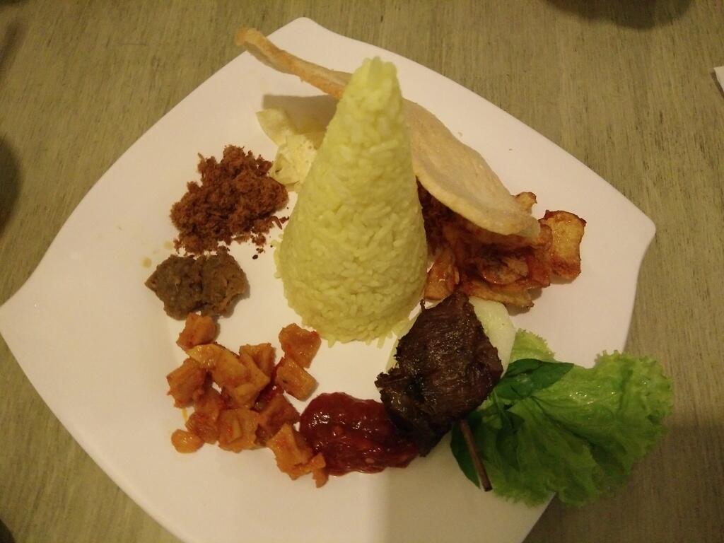6 Nasi Kuning di Jakarta Paling Nikmat yang Harus Kamu Coba