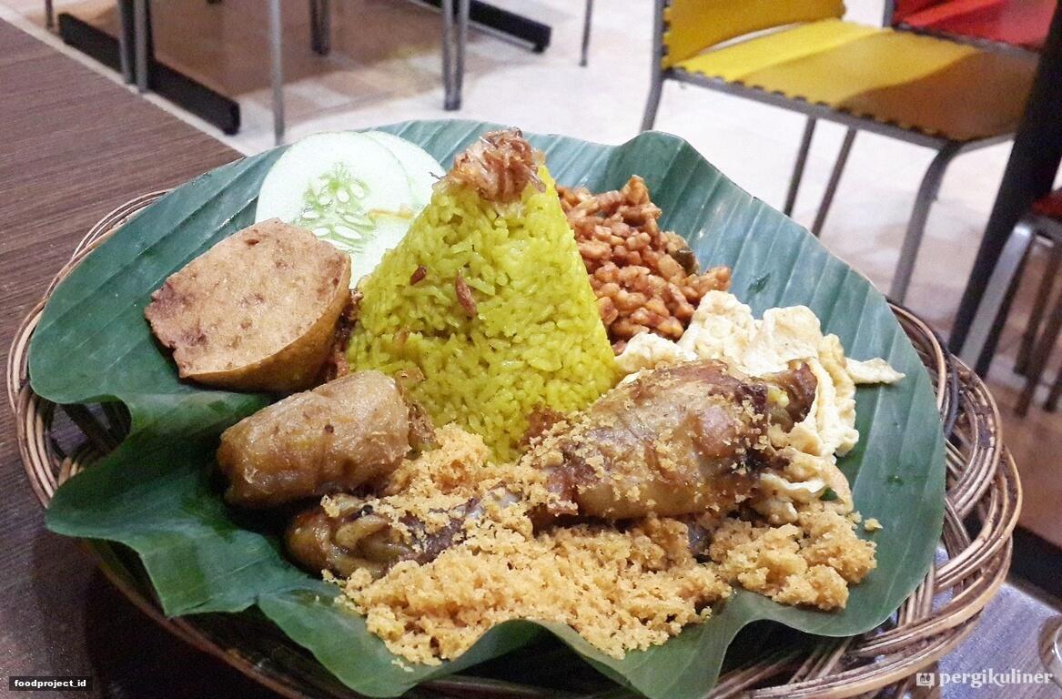 6 Nasi Kuning di Jakarta Paling Nikmat yang Harus Kamu Coba