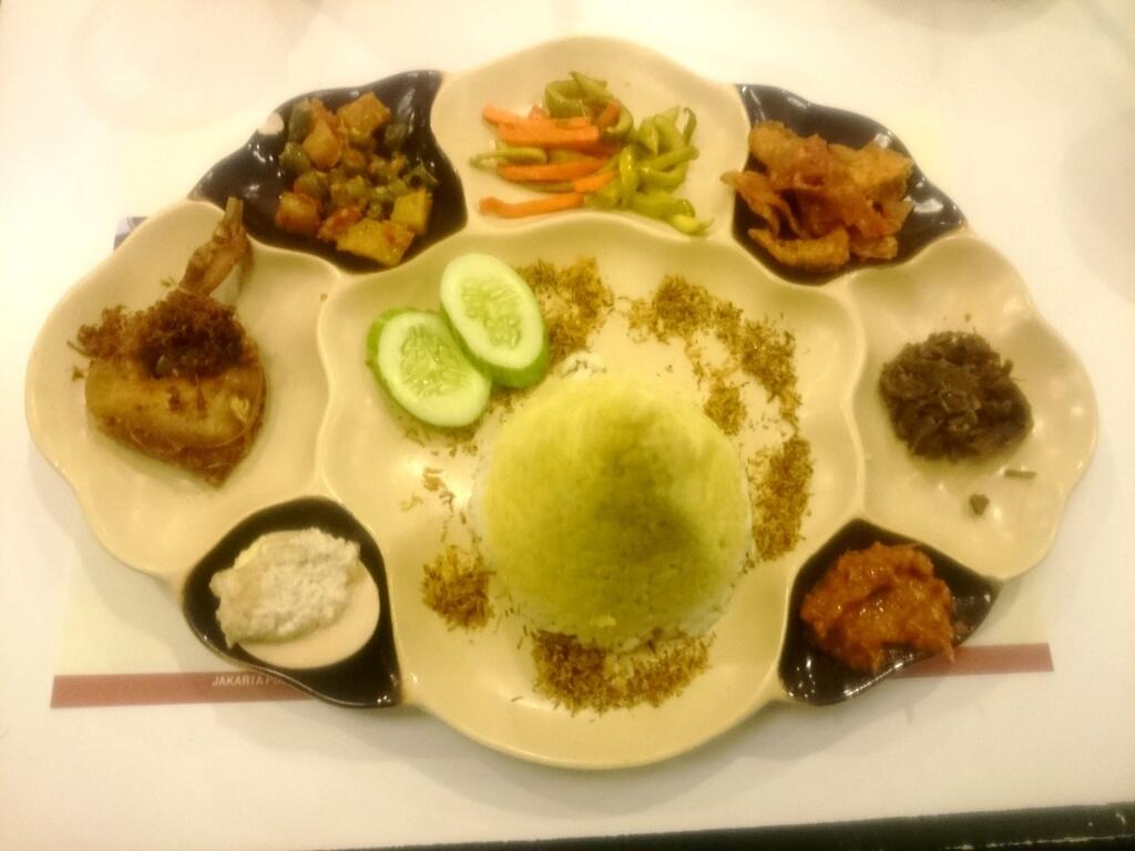 6 Nasi Kuning di Jakarta Paling Nikmat yang Harus Kamu Coba